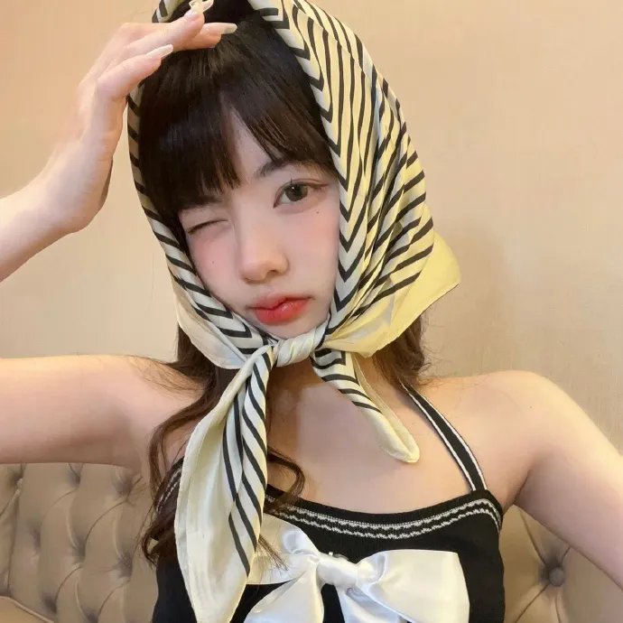 抓着彩虹的男人